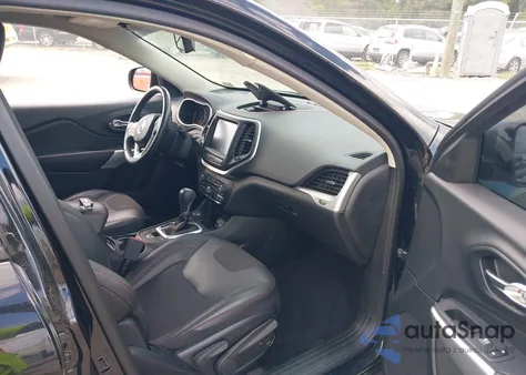 2018 Jeep Cherokee Trailhawk 4X4 from USA, damaged, VIN 1C4PJMBX3JD591769